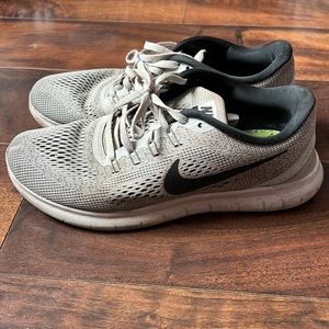 Size 10 Womens Nike shoes